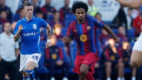 Barca lộ ra nhiều vấn đề trong trận thua Birmingham